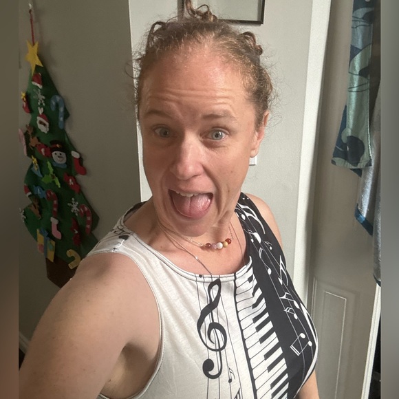 Meet your Posher, Crystal - Picture 4 of 11